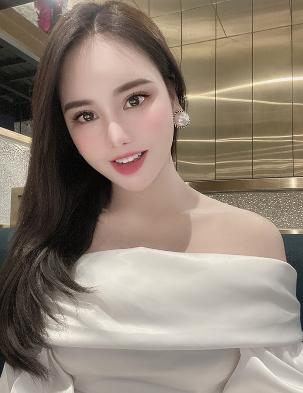 CEO Hồng Nhung